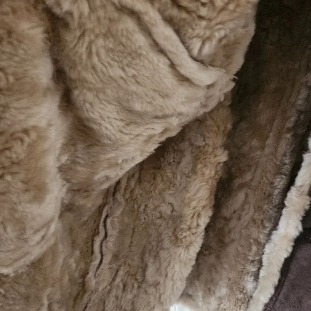 Wilsons Leather Tan Shearling Jacket.pit To Pit 21"lenght 36"never worn. - Picture 11 of 11